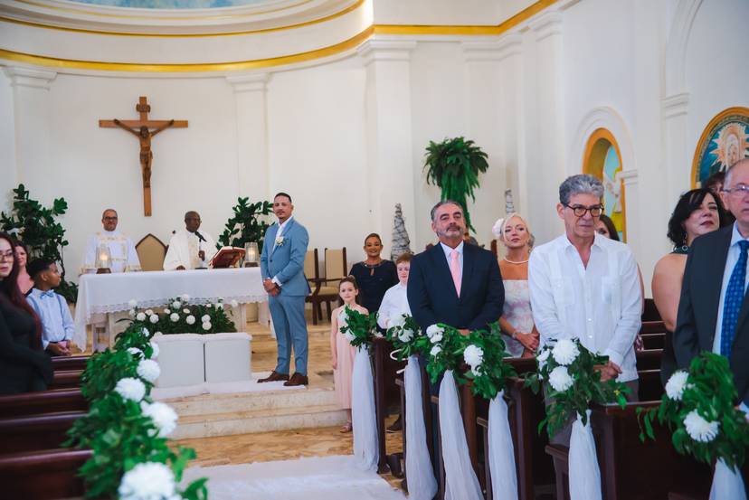 Wedding photography realities inside Punta Cana resorts