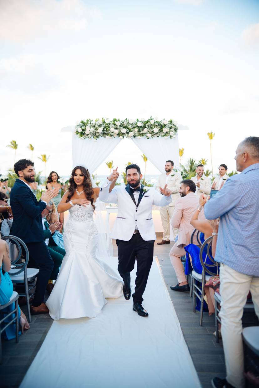 Transparent pricing differences among Punta Cana wedding photographers